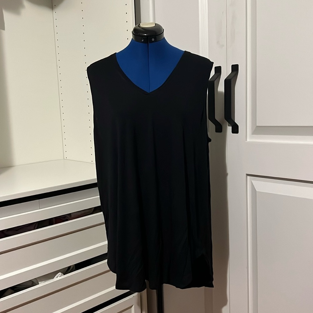 Black Apt 9 tank, size XL, like new